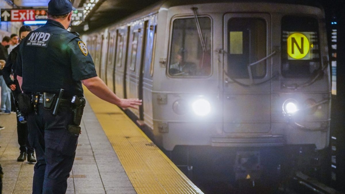 NYC’s Subway AI Weapons Scanners Fail to Find a Single Gun