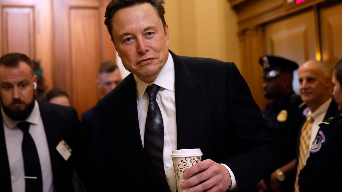 Air Force secretary: Elon Musk ‘not a warfighter,’ needs to learn more