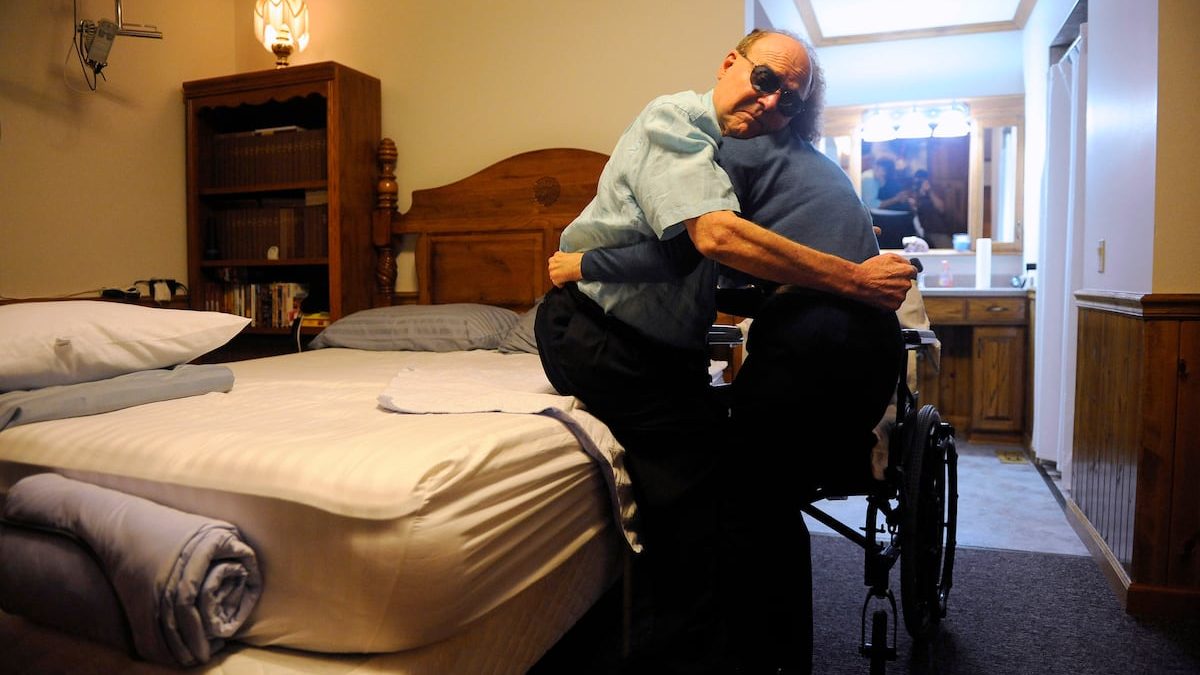 VA plans to expand caregiver benefits, postpone program discharges