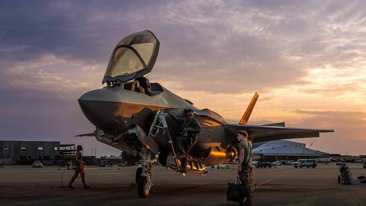 Air Force needs more fighter pilots for more airpower, report says