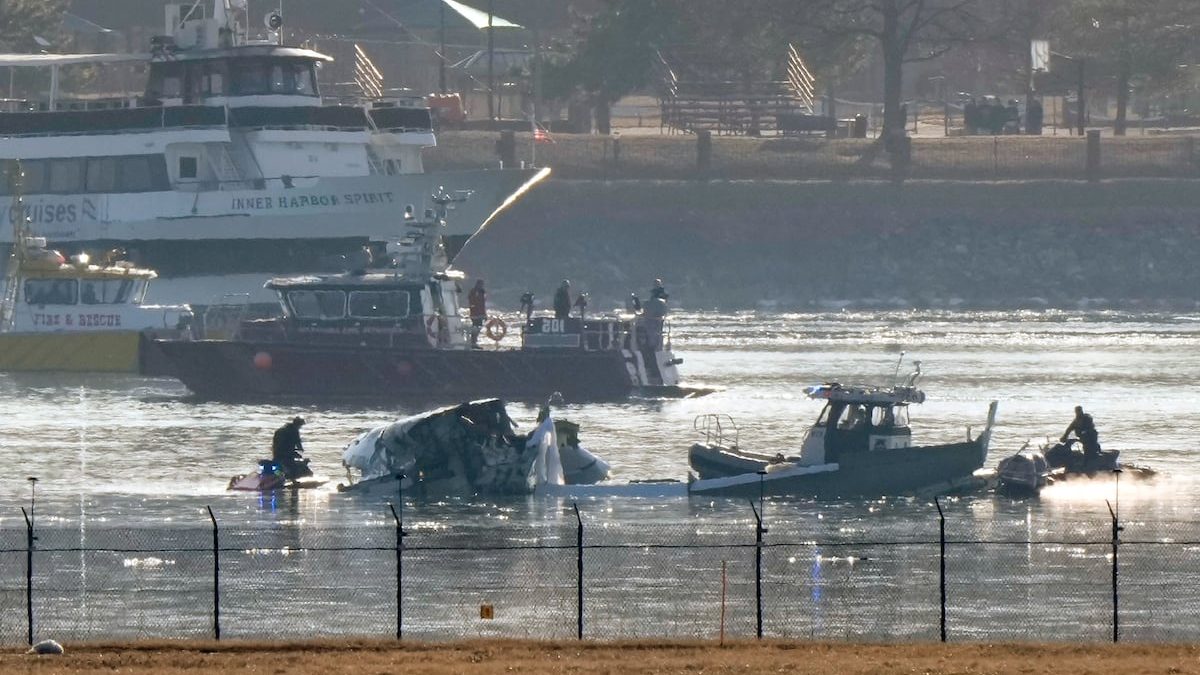 Safety board calls to end helo flights on route of fatal DC crash