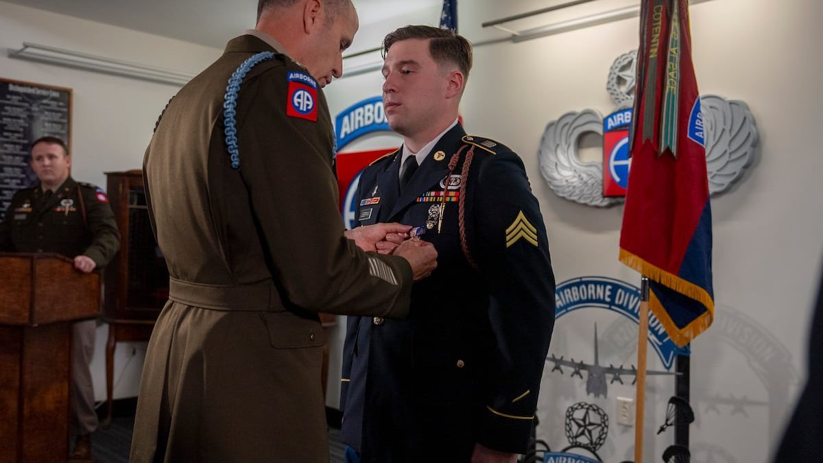 Army medic receives award for fending off shooter, saving life