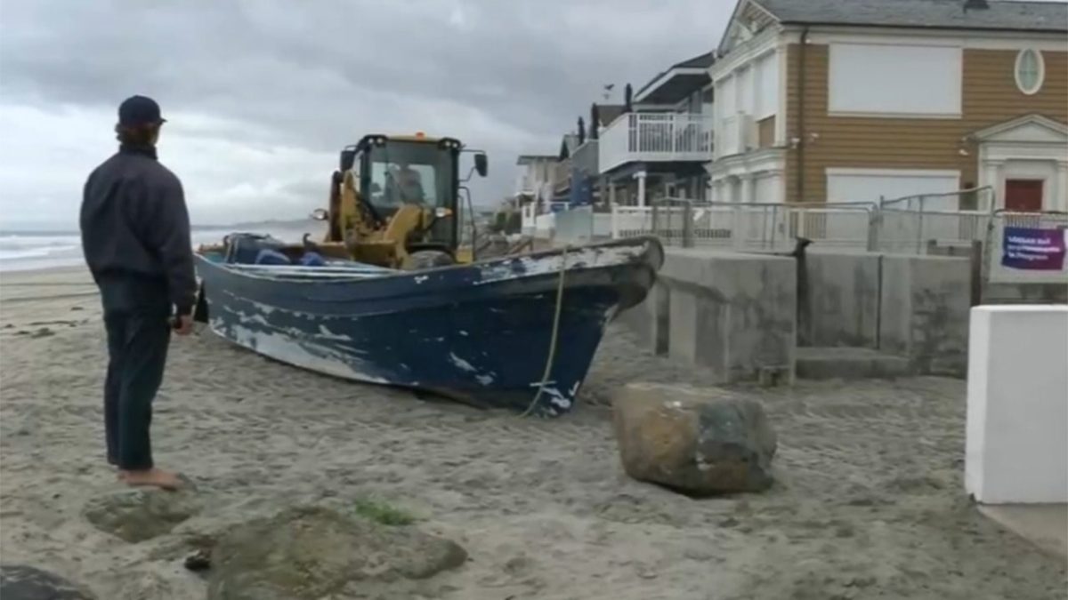 3 dead, 9 missing in southern California after boat washes ashore near San Diego