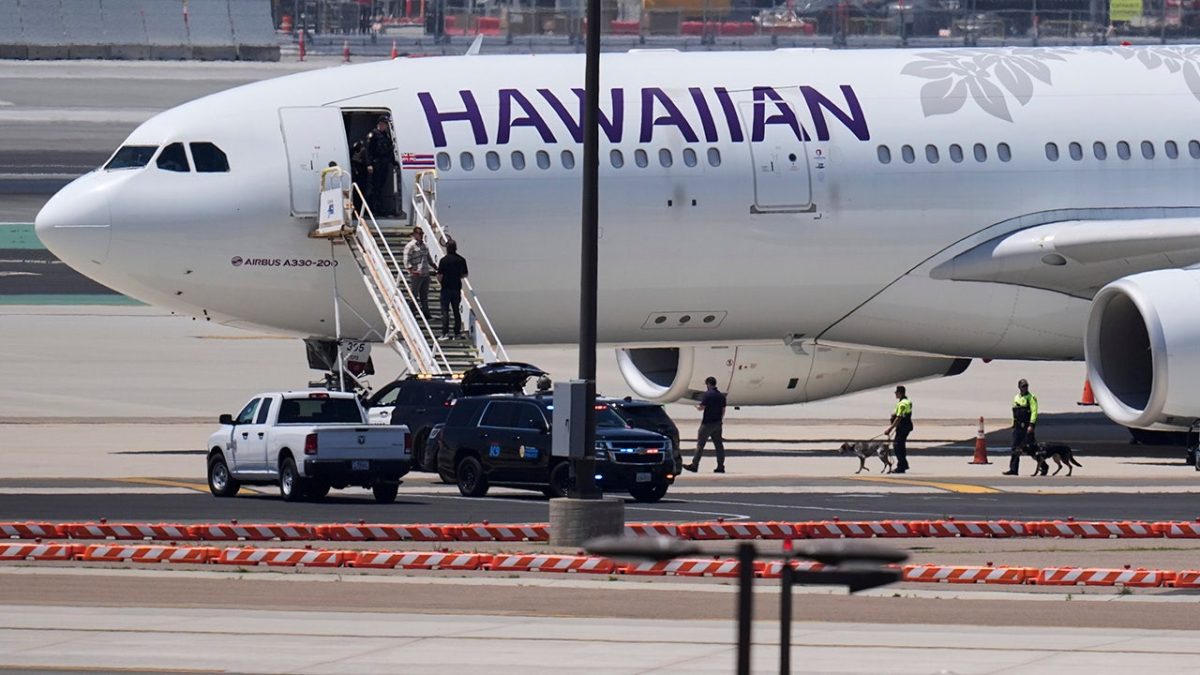 Navy technician arrested for false bomb threat on Hawaiian Airlines flight in San Diego