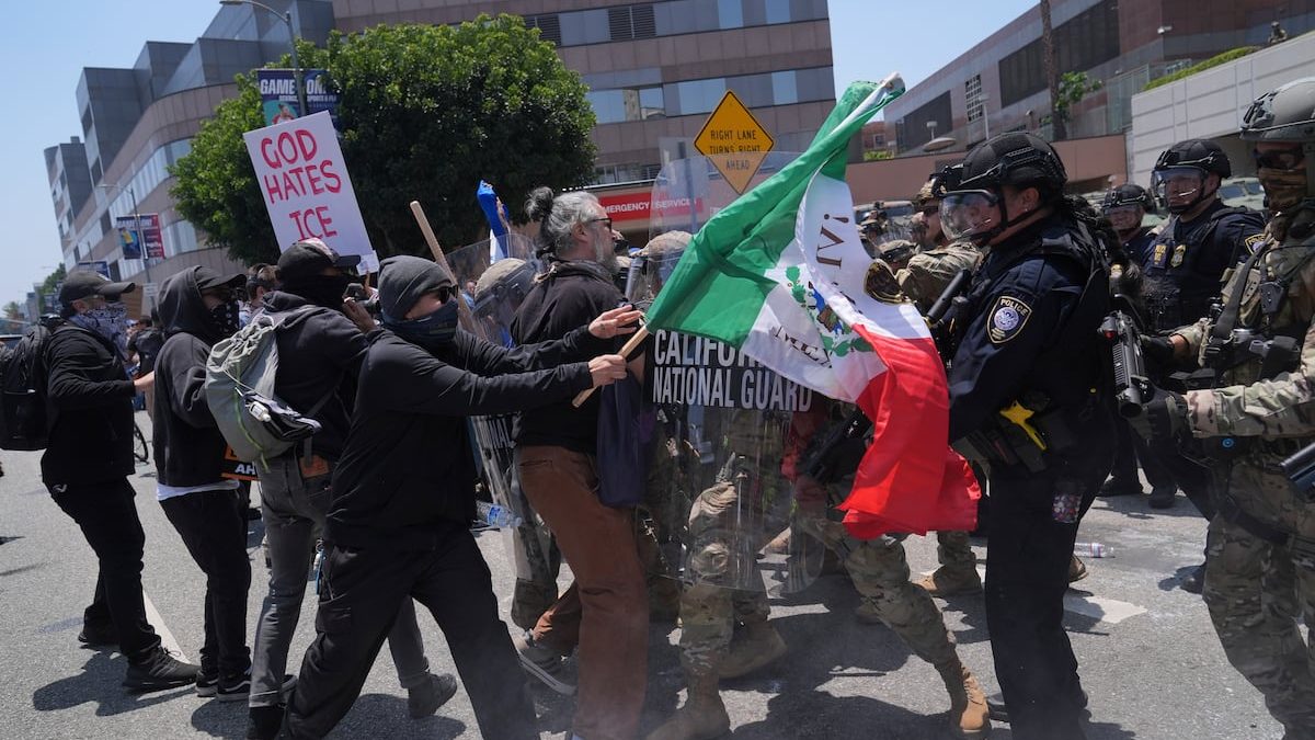 700 Marines deployed to LA to respond to immigration protests
