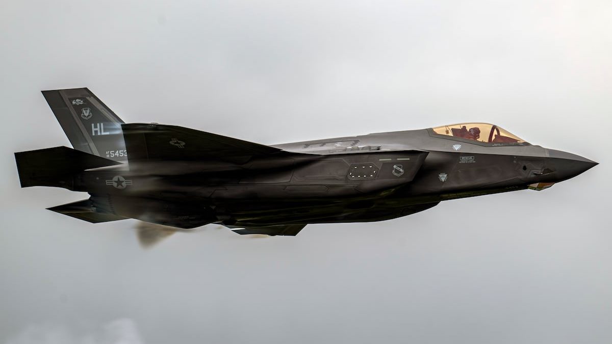 Air Force F-35 buy would be cut in half under Pentagon spending plan