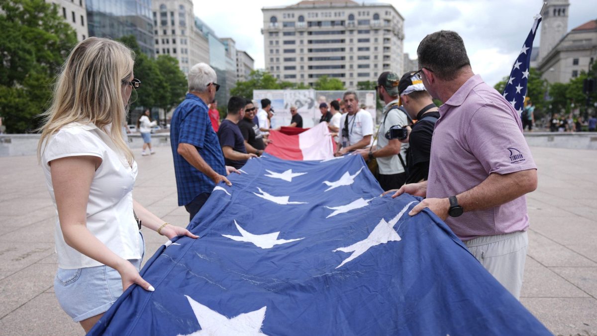 Democrats offer lame protests as Trump hosts celebration of Army’s 250th birthday