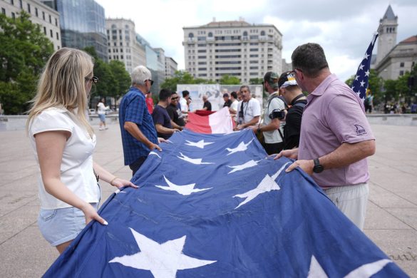 Democrats offer lame protests as Trump hosts celebration of Army’s 250th birthday