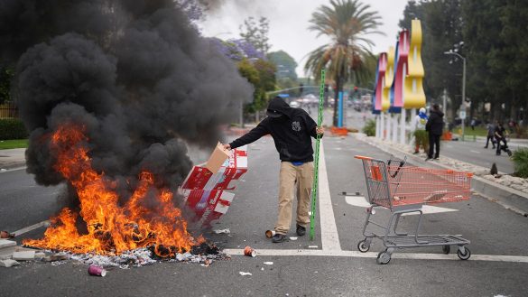 US Marines mobilize to Los Angeles amid anti-ICE protest violence