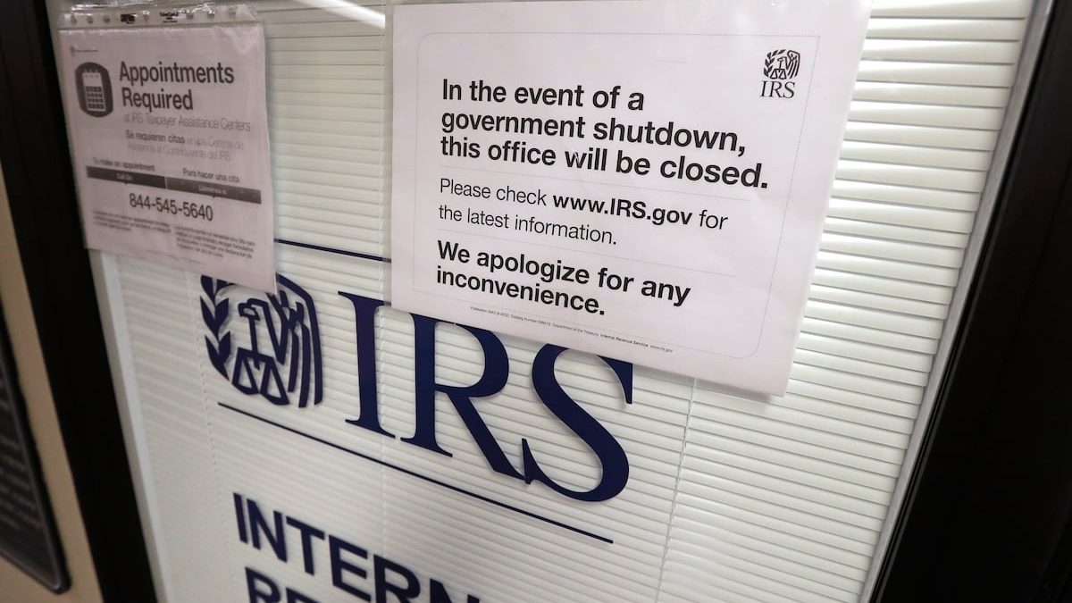 As lawmakers head to summer recess, threat of an autumn shutdown looms