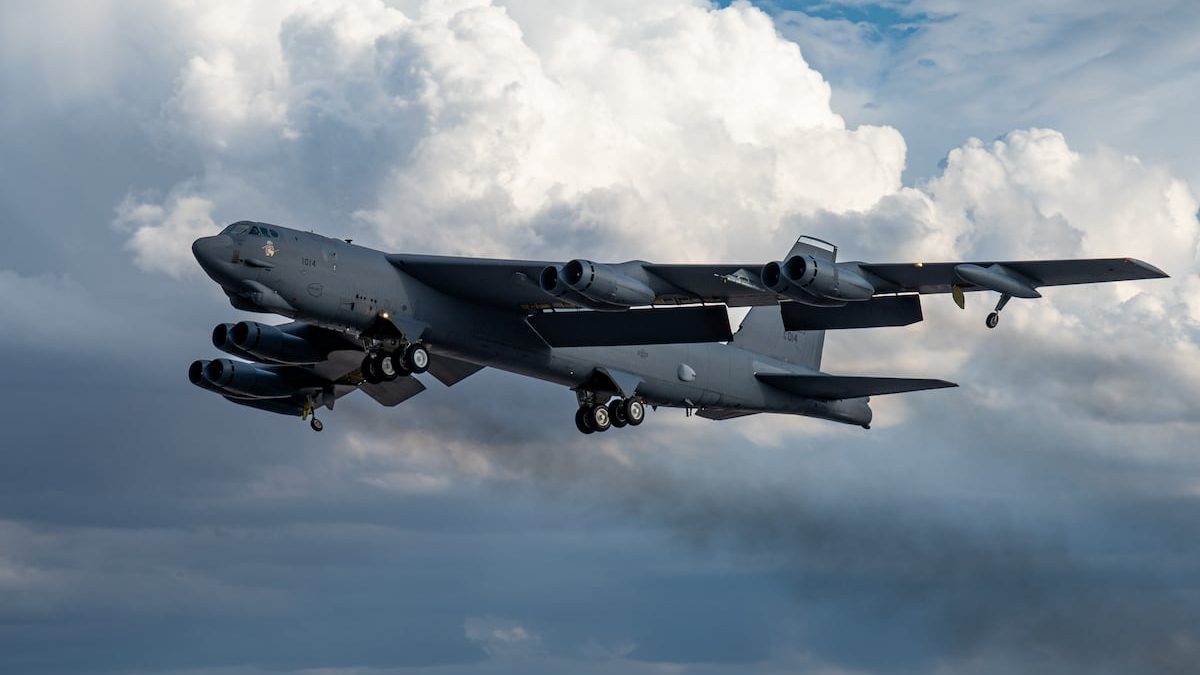 Air Force reviewing B-52’s apparent near miss with airliner