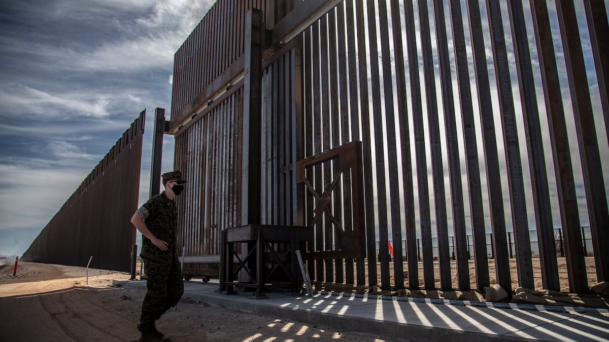 Pentagon shifts $200 million to seal off border bombing range