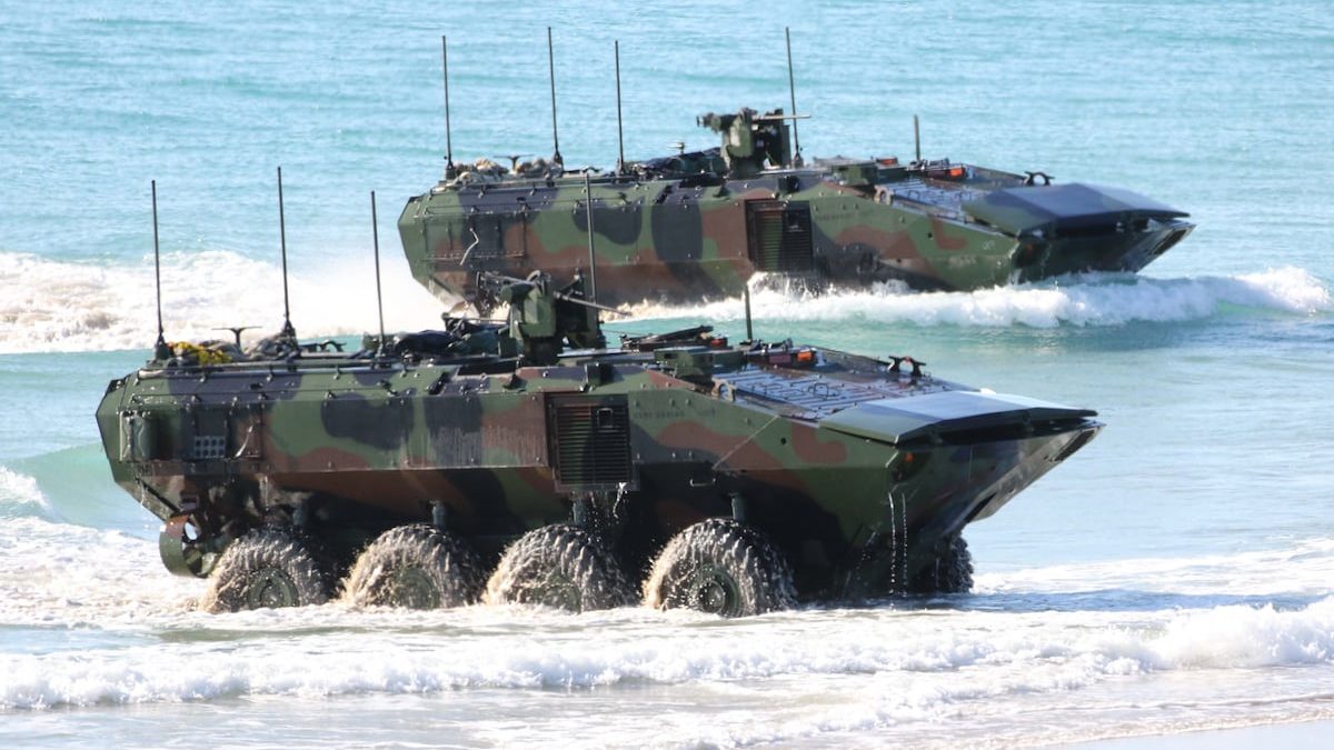 US Marines train beach landings Down Under with old allies, new rides