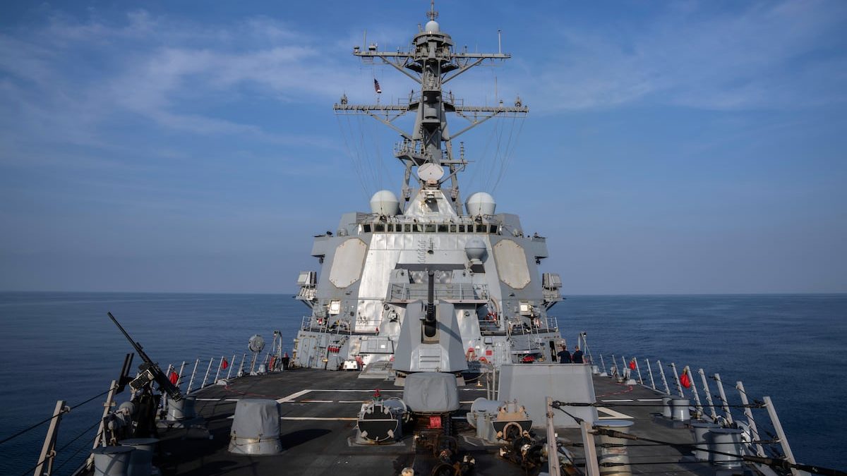 US destroyers head toward Venezuela as Trump aims to pressure cartels