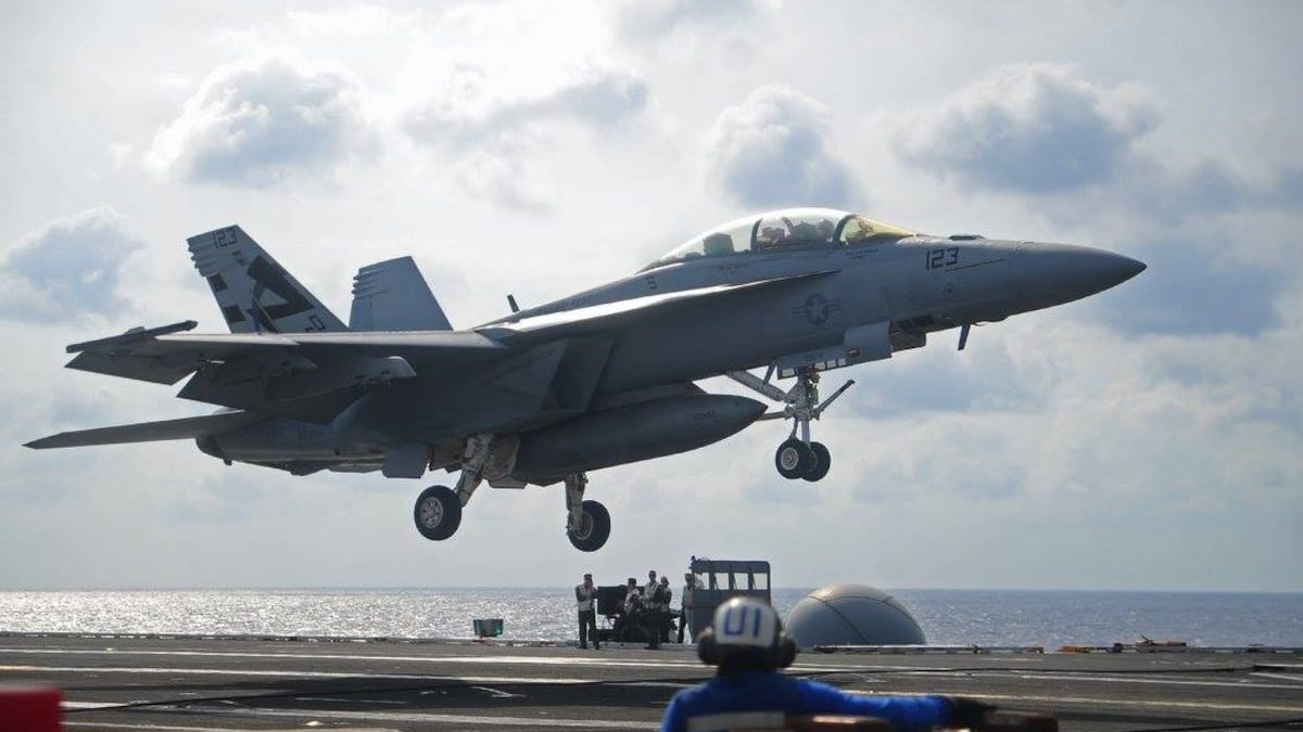 Carrier landings no longer required for Navy pilots’ Wings of Gold