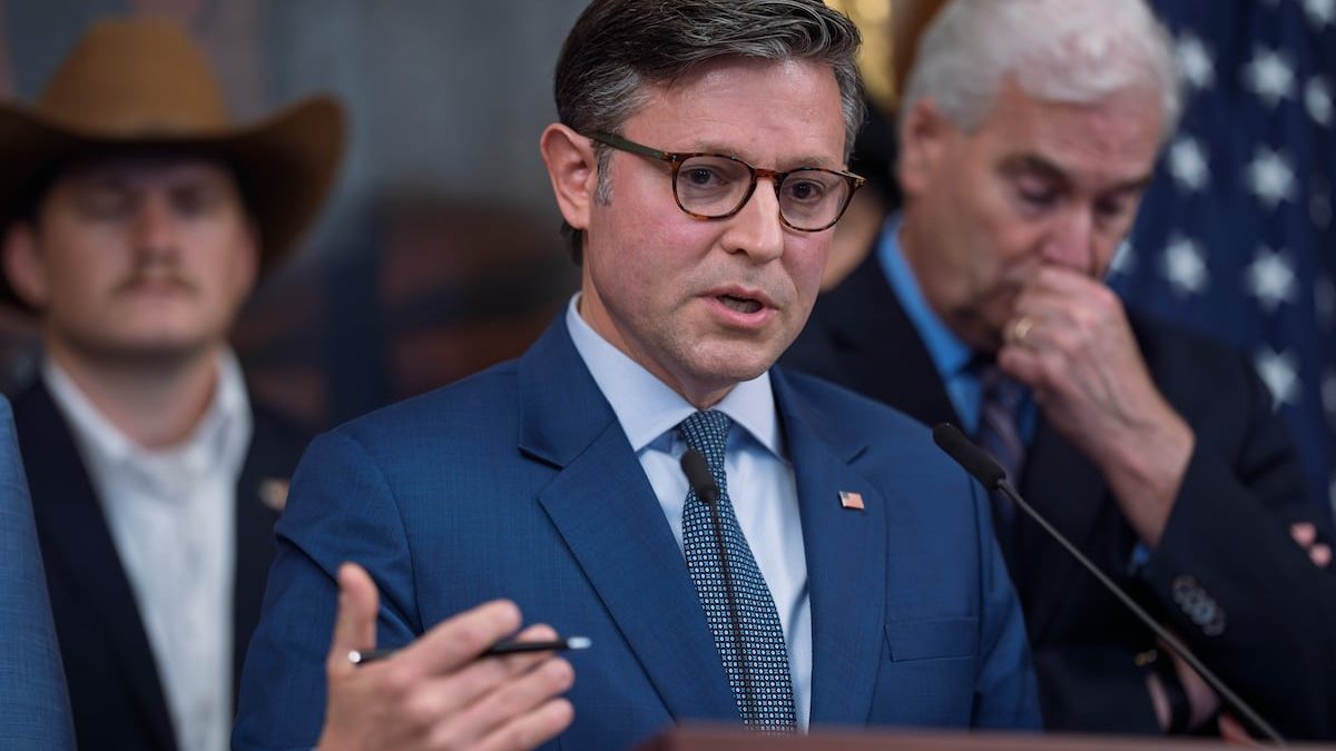 Senate rejects competing funding bills, increasing shutdown risk