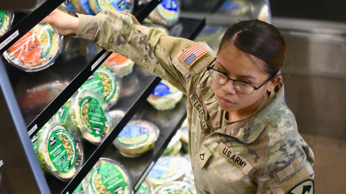 Alcohol sales stay possible in  planned Army campus-style dining halls