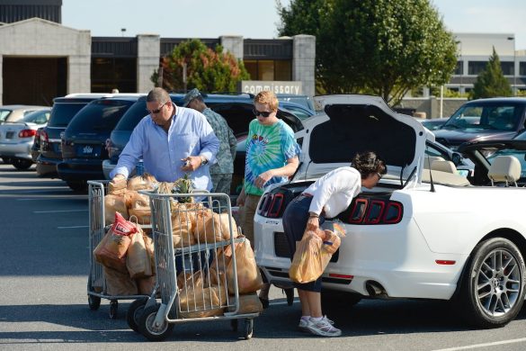 How long can military commissaries stay open if shutdown continues?