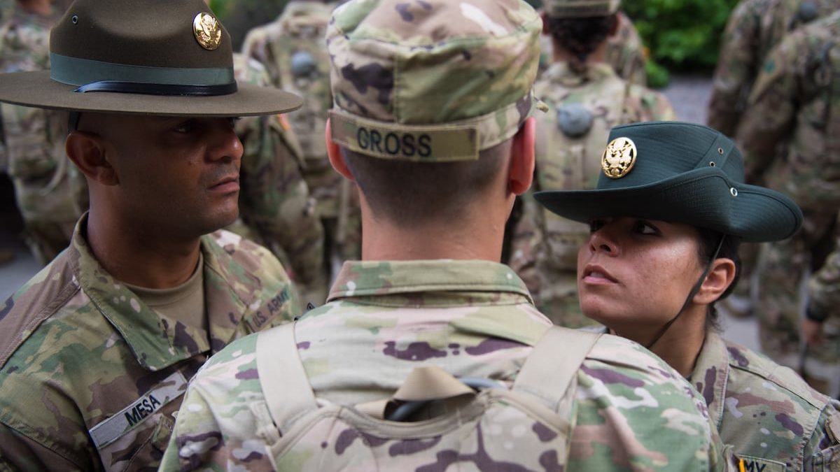 Female drill sergeants to don Army campaign hat in 2026