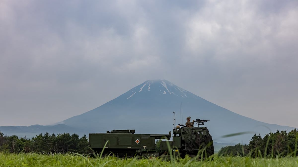 Marines fire HIMARS for first time near Mount Fuji