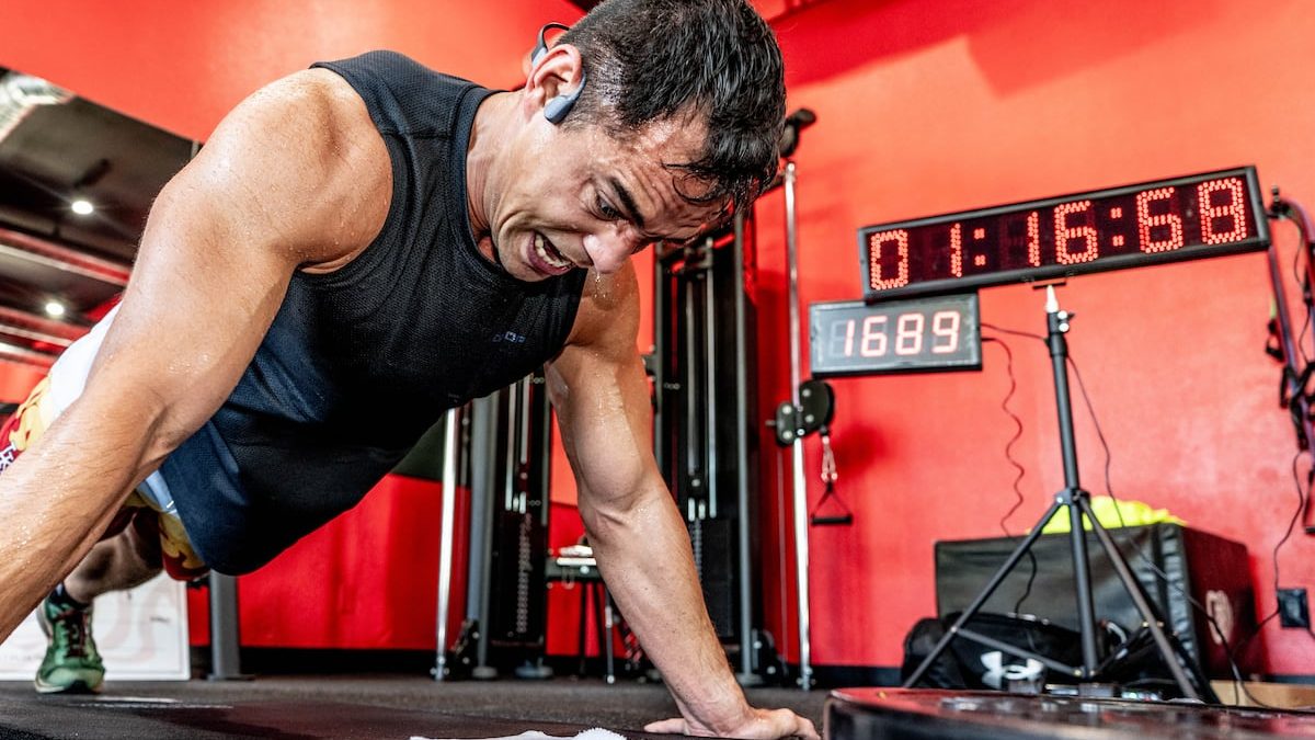 Oregon Army National Guardsman sets push-up world record