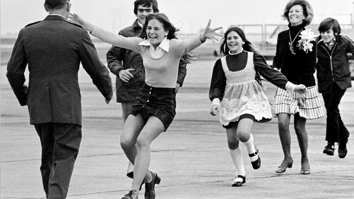 Airman behind famed ‘Burst of Joy’ photo dies at 92