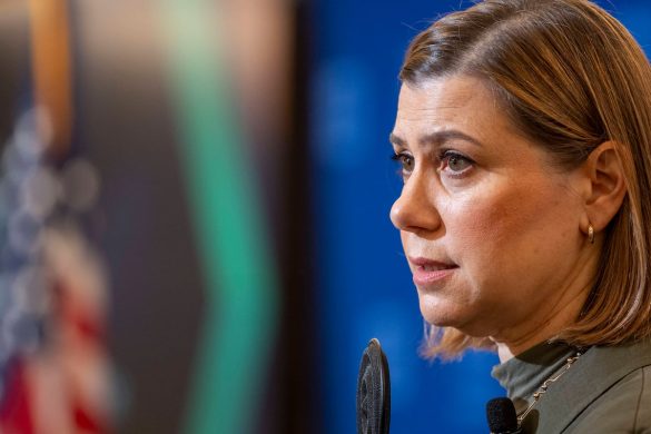 Lawmakers urge troops to refuse illegal orders in video