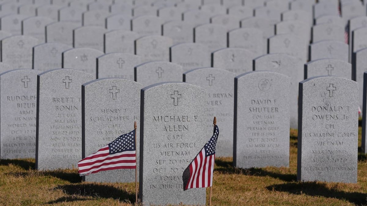 Government shutdown prompts cancellation of some Veterans Day events