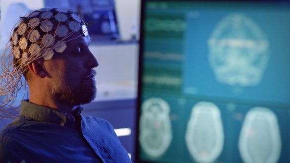 Marine psychologist uses brain technology to help veterans heal trauma