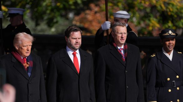 Trump honors veterans at Arlington National Cemetery ceremony