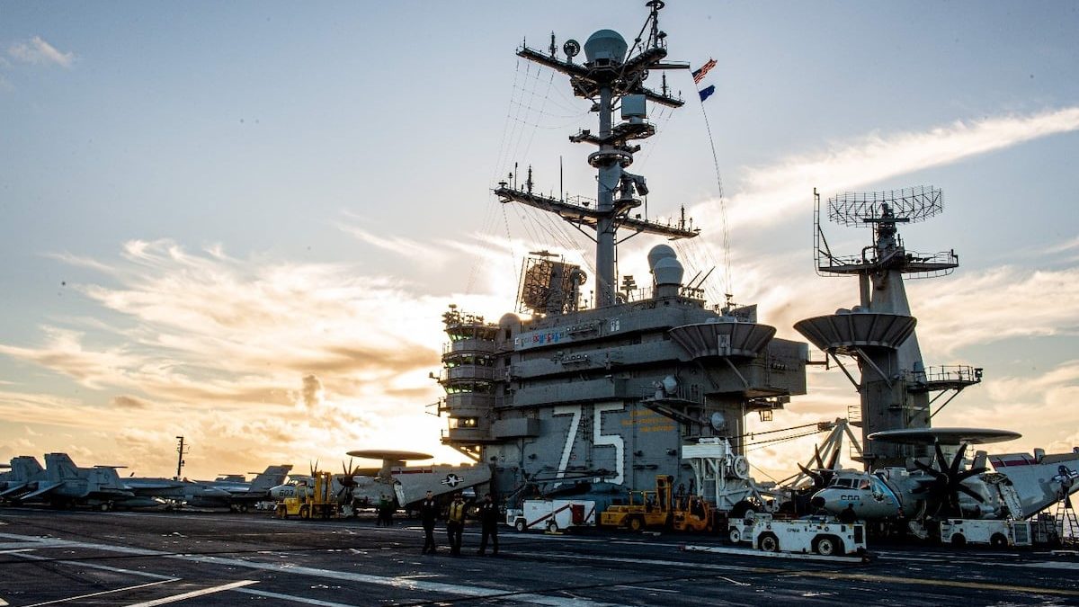 Is carrier Wi-Fi distracting sailors? Jet mishap probe raises concerns