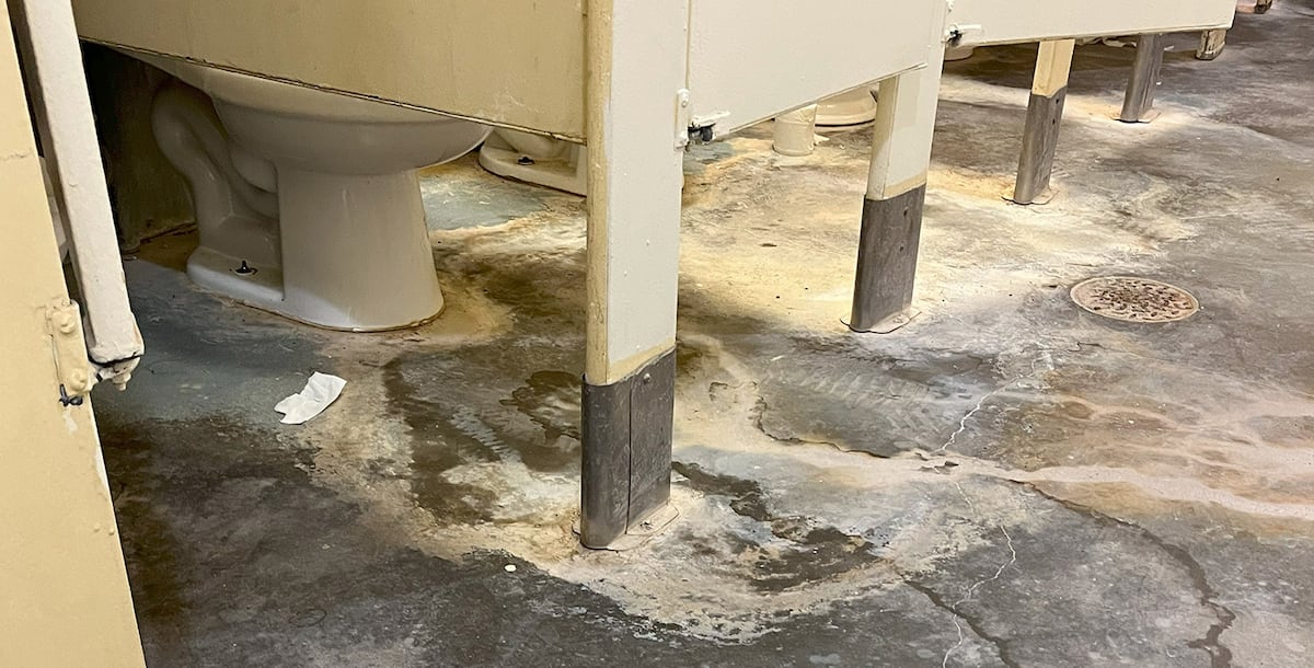 Raw sewage, broken AC, bugs: Report reveals squalor at border mission