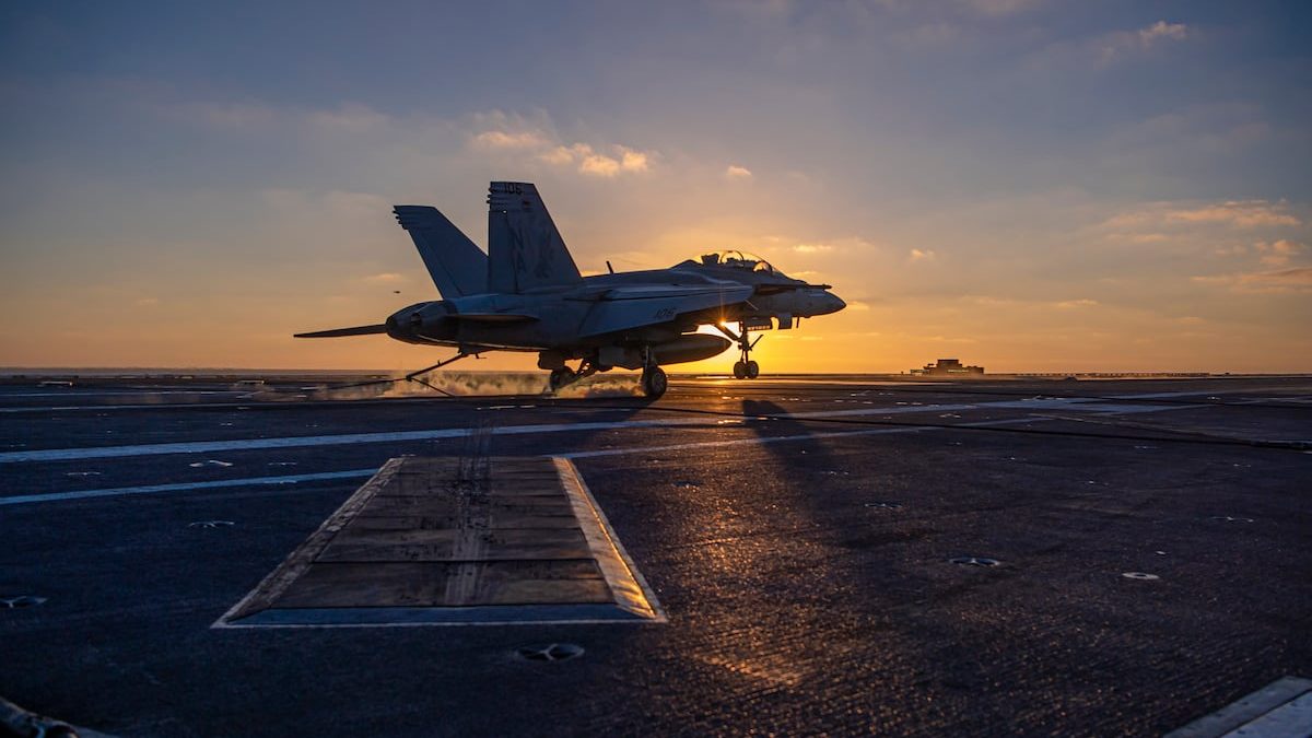 US Navy recovers helicopter, jet that crashed in South China Sea