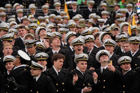 Midshipmen eke out win over Black Knights in Army-Navy game