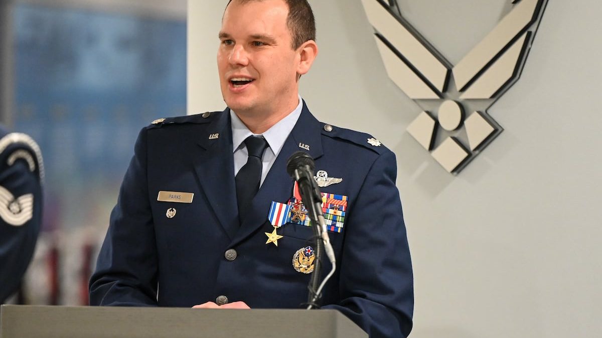 ‘High-G maneuvers’ amid enemy missiles earn USAF pilot Silver Star