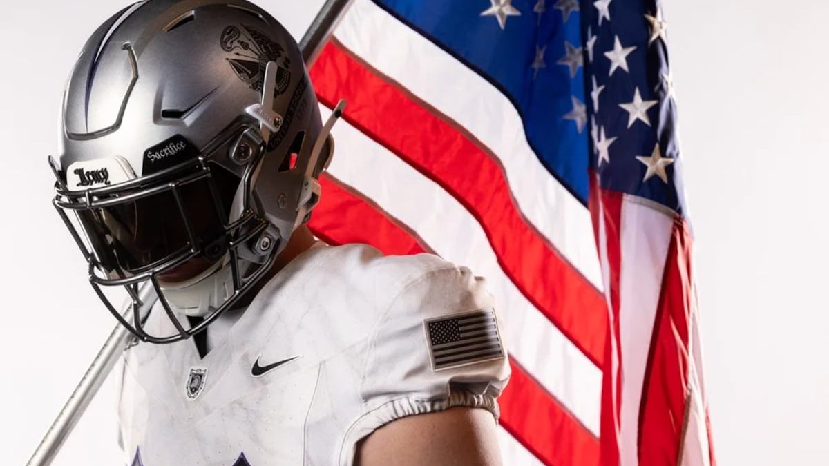 Army uniform honors 250th birthday for this year’s Army-Navy clash