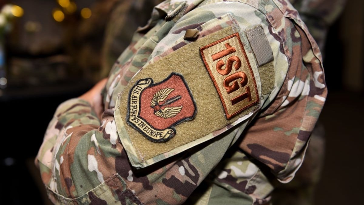 Air Force reinstates duty patches, a year after dropping them