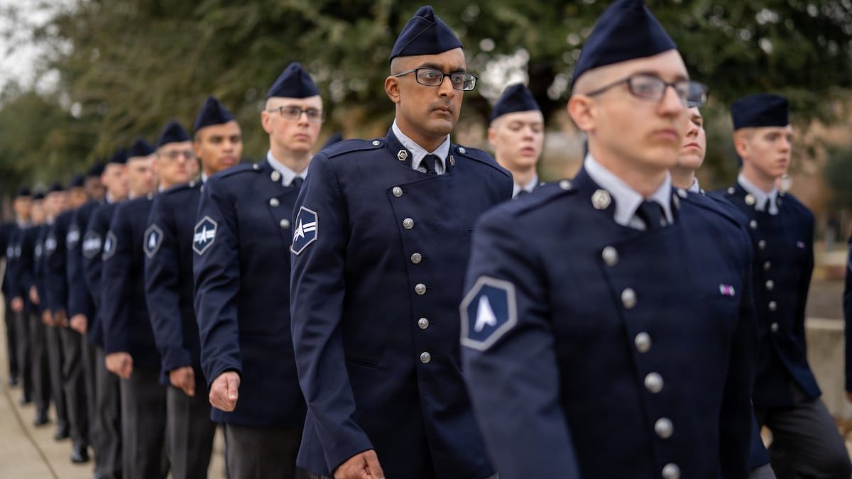 Space Force sets wear date for training gear, updates dress guidance