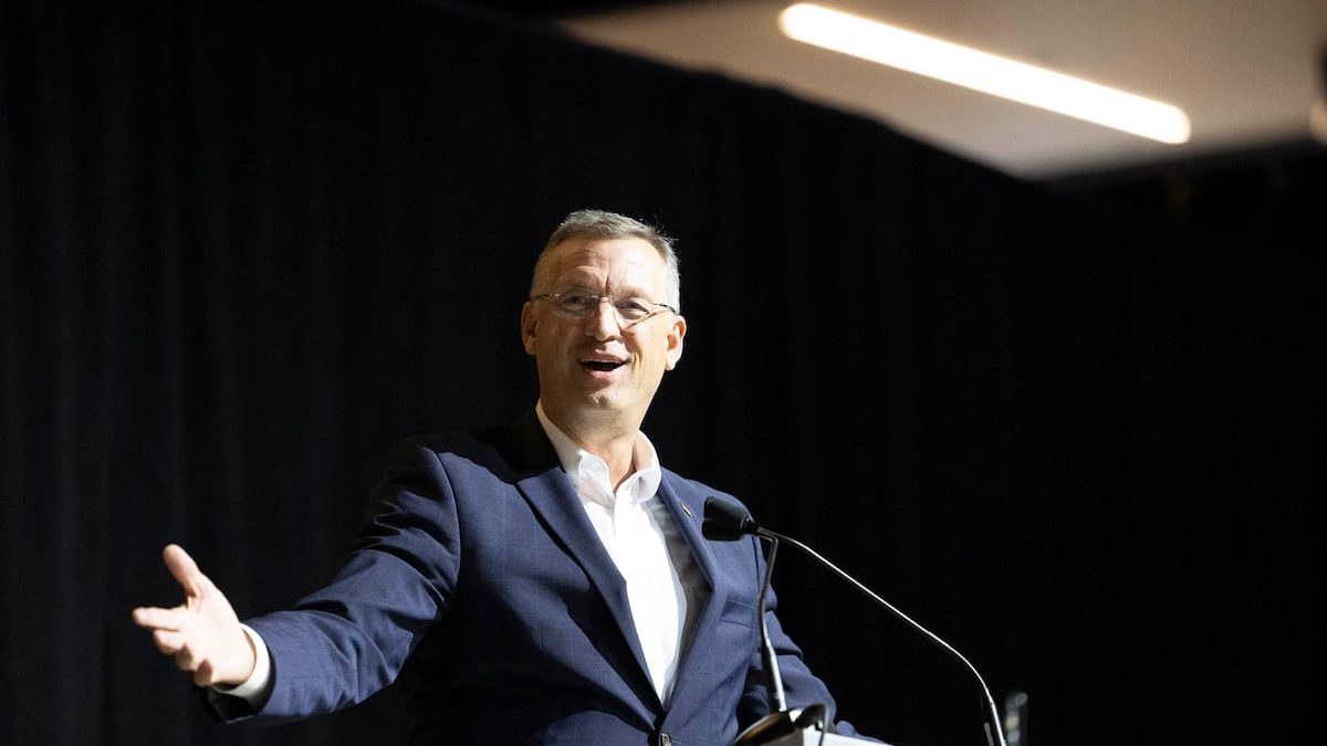 VA leader’s policies delaying care, destroying work force, report says