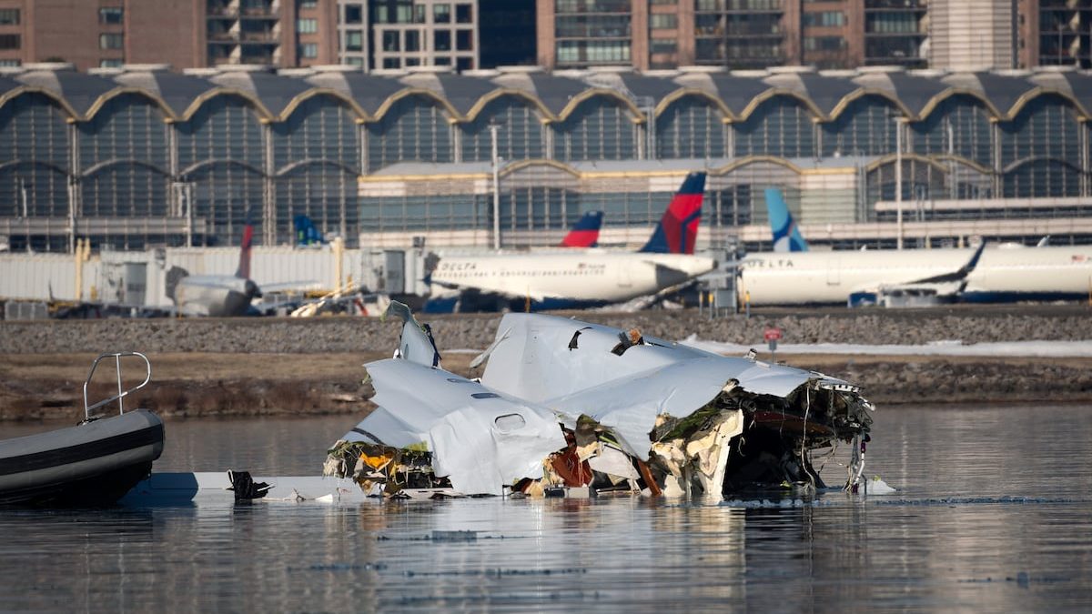 FAA, Army failures contributed to fatal DC air collision, report finds