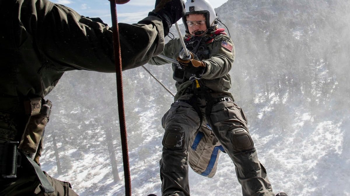 Navy crew helped rescue F-16 pilot after ejection over California