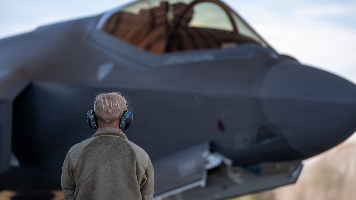 Former US Air Force pilot charged with unauthorized Chinese military training