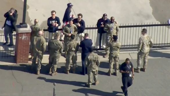 US men’s hockey team shares medal moment with military before White House visit