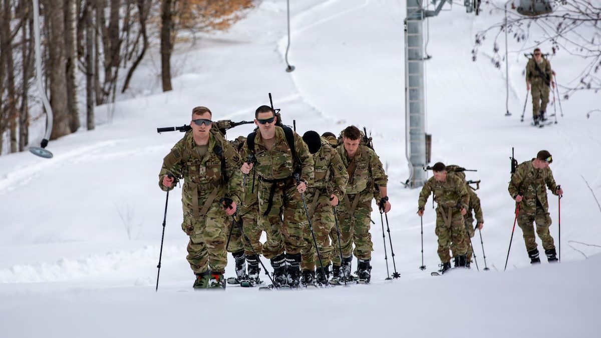 Army National Guard soldiers earn Norwegian Ski Badge