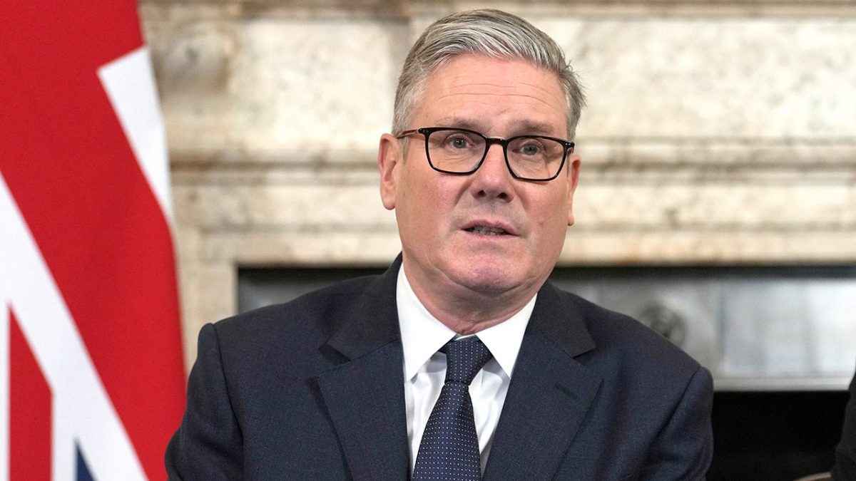 UK gives US green light for Iran missile operations from British bases