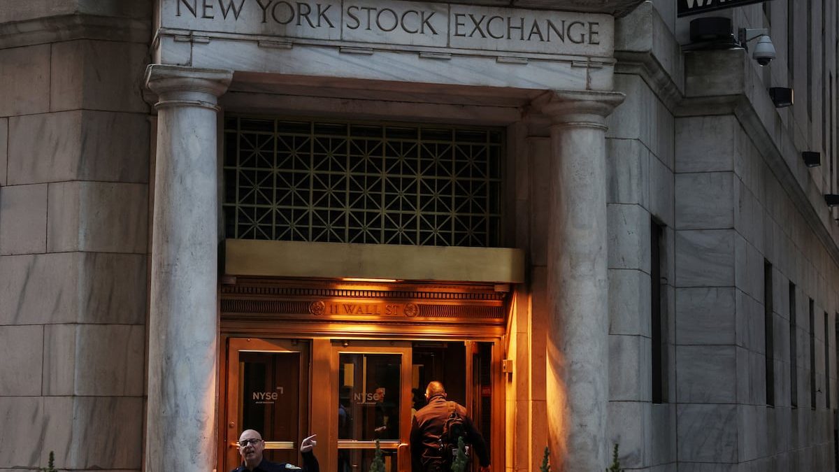 US defense stocks see no Iran war lift after early surge