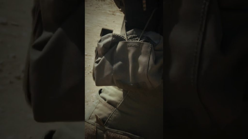 This Pouch AUTO-DEPLOYS!