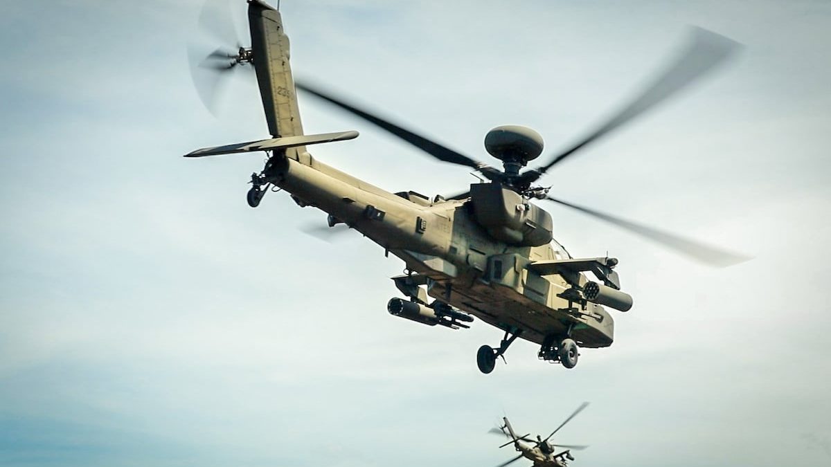 Army moves toward contractor-run pilot training after years of safety concerns