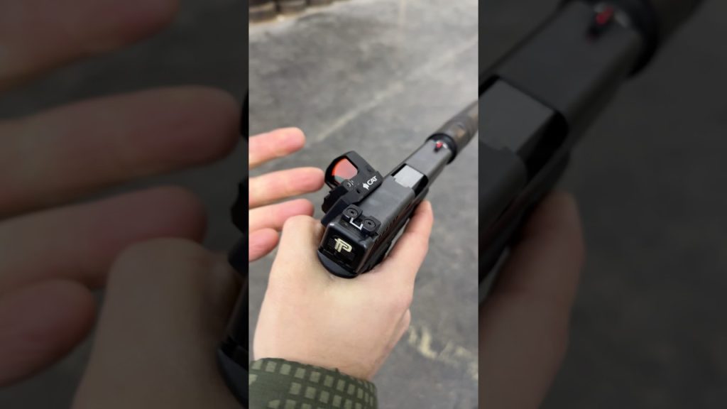Magnetic Red Dot