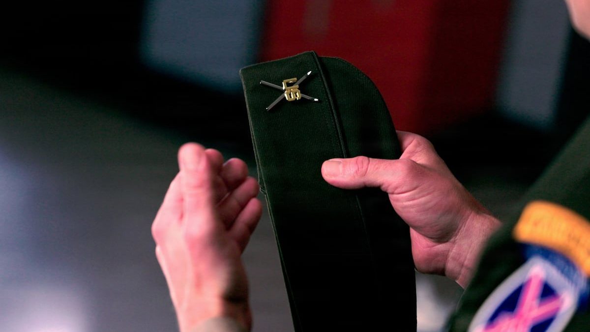 Crossed skis return to the Army’s 10th Mountain Division insignia